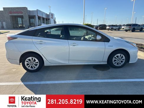 Used 2017 Toyota Prius Two image 8