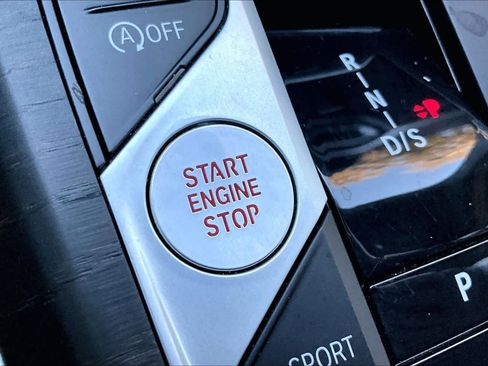 Used 2023 BMW 330i Sedan w/ Driving Assistance Package image 32