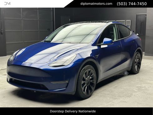 Used 2023 Tesla Model Y Long Range image 1
