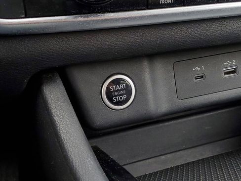 Used 2023 Nissan Rogue SV image 16