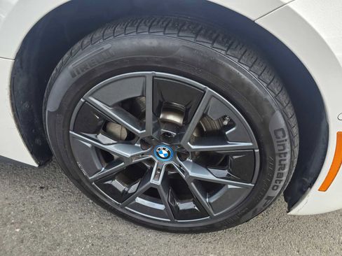 Used 2024 BMW i4 xDrive40i image 9