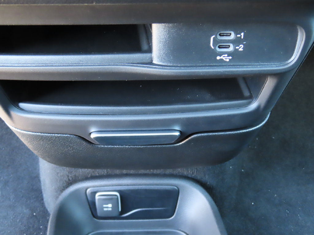 New 2027 Chrysler Pacifica Select AWD/4WD image 7