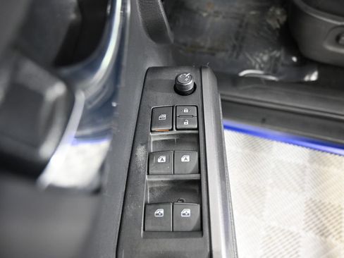 Used 2022 Toyota Tacoma TRD Off-Road w/ Technology Package AWD/4WD image 19