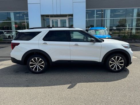 Certified 2020 Ford Explorer ST w/ Premium Technology Package AWD/4WD image 40