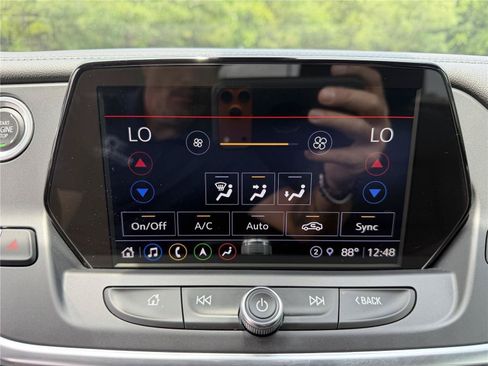 Used 2021 Chevrolet Blazer LT w/ Sound & Technology Package FWD image 16