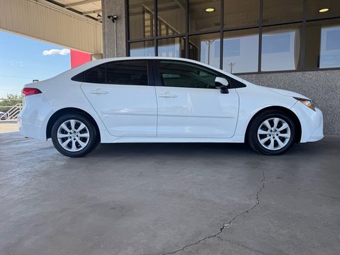 Used 2021 Toyota Corolla LE w/ Carpet Mat Package (TMS) image 37