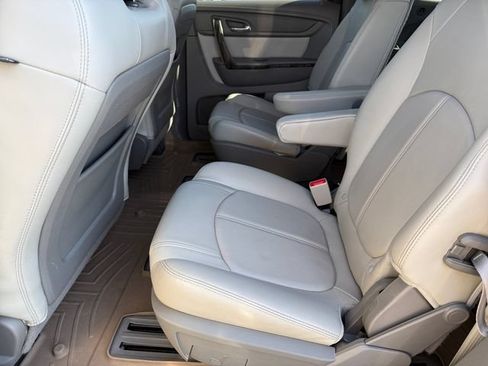 Used 2016 GMC Acadia SLT w/ Open Road Package AWD/4WD image 13