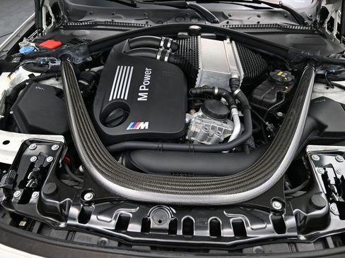 Used 2018 BMW M4 Coupe RWD image 19