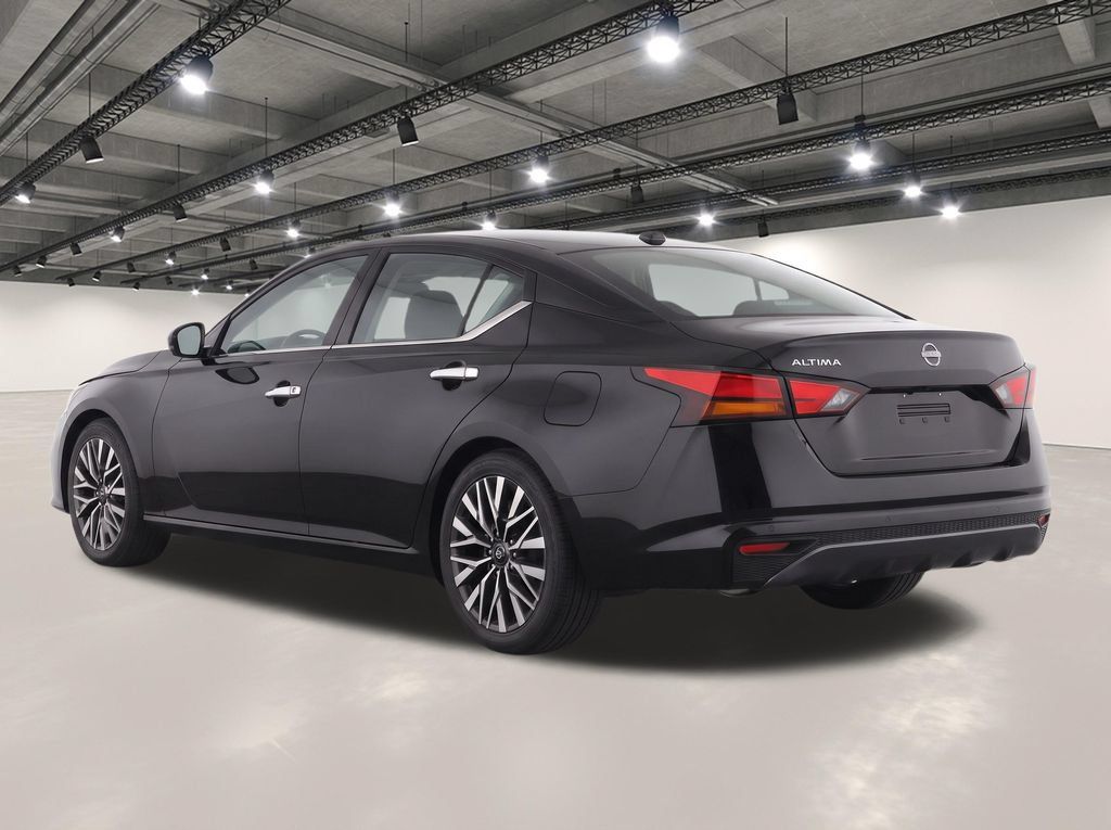 Used 2025 Nissan Altima 2.5 SV FWD image 3