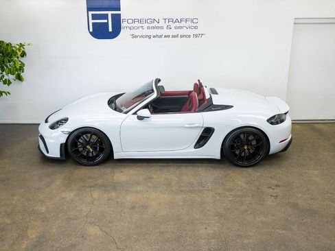 Used 2020 Porsche 718 Boxster Spyder RWD image 46