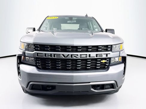 Used 2022 Chevrolet Silverado 1500 Custom image 2