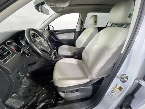Used 2019 Volkswagen Tiguan SE w/ Panoramic Sunroof Package AWD/4WD image 20