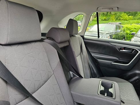 Used 2022 Toyota RAV4 XLE w/ Convenience Package AWD/4WD image 12