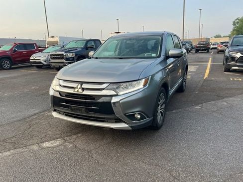 Used 2017 Mitsubishi Outlander SEL AWD/4WD image 1