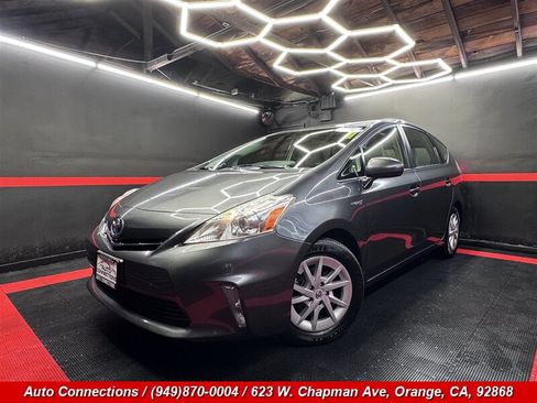 Used 2013 Toyota Prius V Two image 2