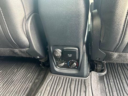 Used 2019 Ford Transit Connect XLT w/ XLT Premium Package FWD image 36