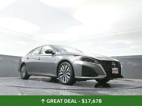 Used 2024 Nissan Altima 2.5 SV image 50