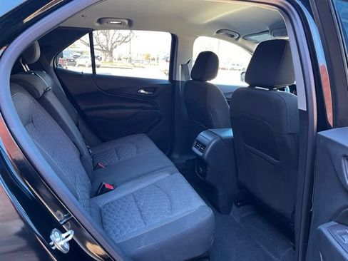 Used 2018 Chevrolet Equinox LT FWD image 12