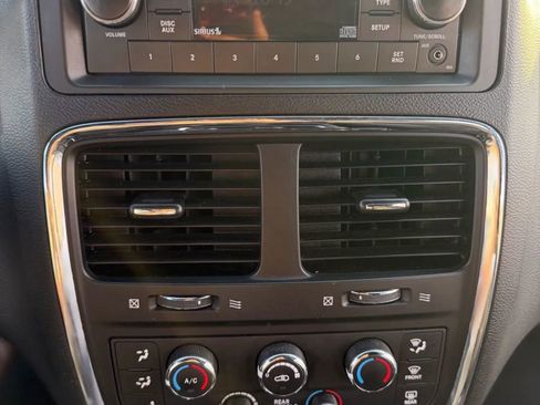 Used 2015 Dodge Grand Caravan SXT w/ Blacktop Package image 39