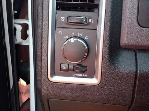 Used 2018 RAM 1500 Classic SLT image 16