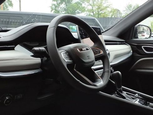 Used 2023 Jeep Compass Limited AWD/4WD image 22