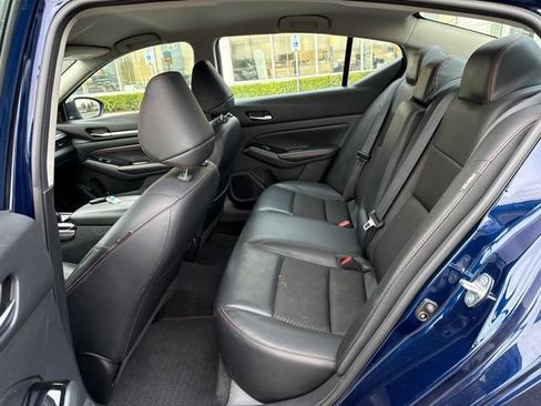 Used 2023 Nissan Altima 2.5 SR FWD image 11