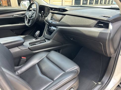Used 2018 Cadillac XT5 Premium Luxury FWD image 30