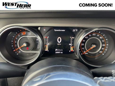 Used 2022 Jeep Wrangler Unlimited Sahara w/ Cold Weather Group image 8