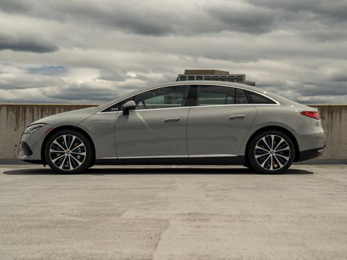 Used 2024 Mercedes-Benz EQE 350+ 4MATIC Sedan image 3