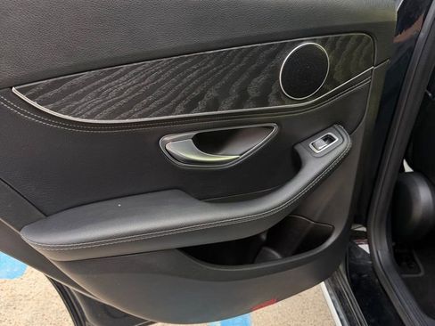 Used 2016 Mercedes-Benz C 300 Sedan image 8