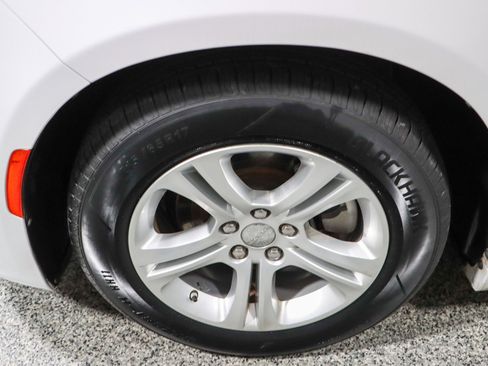 Used 2022 Dodge Charger SXT image 11