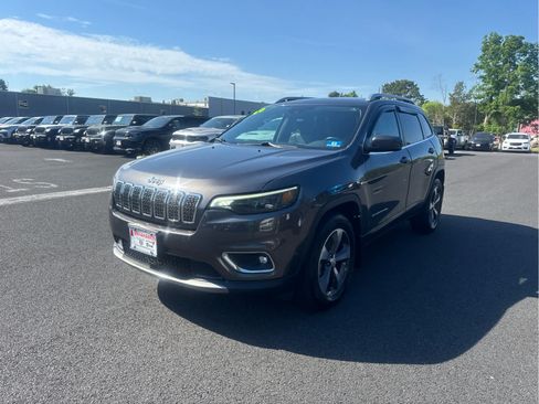 Certified 2019 Jeep Cherokee Limited w/ Luxury Group AWD/4WD image 5