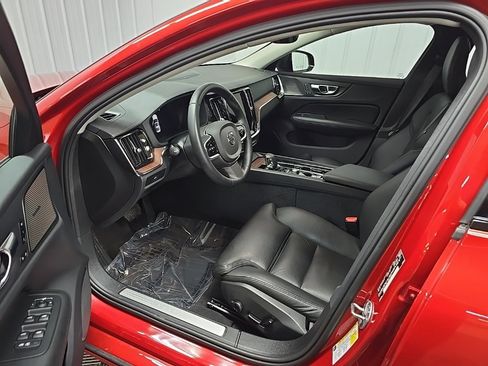 Used 2023 Volvo S60 B5 Ultimate image 28