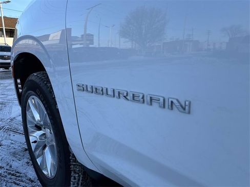 Used 2024 Chevrolet Suburban Premier w/ Premium Package image 12