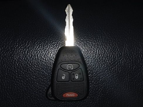 Used 2016 Jeep Compass Latitude image 32