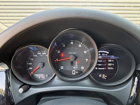Certified 2021 Porsche Macan image 20