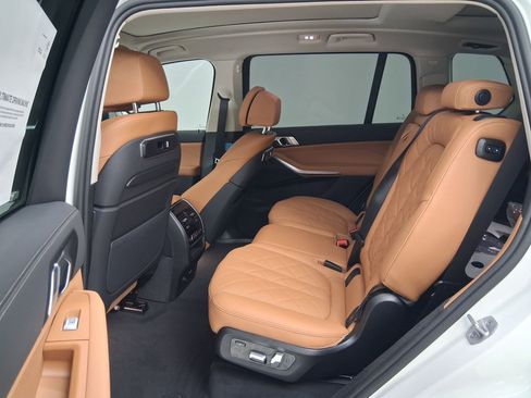 New 2026 BMW X7 xDrive40i w/ Climate Comfort Package image 14