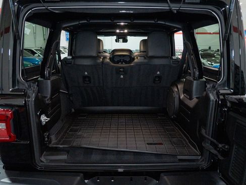 Used 2022 Jeep Wrangler Unlimited Rubicon w/ Trailer Tow Package AWD/4WD image 24