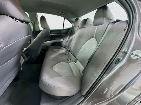 Used 2021 Toyota Camry LE image 23