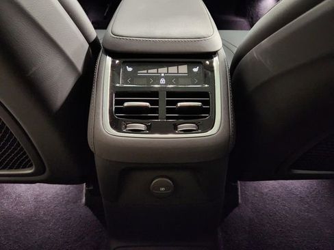 New 2025 Volvo XC90 T8 Plus w/ Protection Package Premier AWD/4WD image 31
