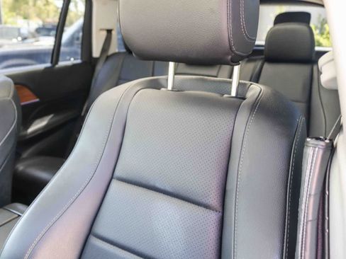 Used 2023 Mercedes-Benz GLS 450 4MATIC image 27
