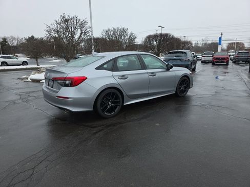 Used 2023 Honda Civic Sport image 7