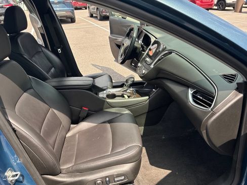 Used 2024 Chevrolet Malibu LT FWD image 29