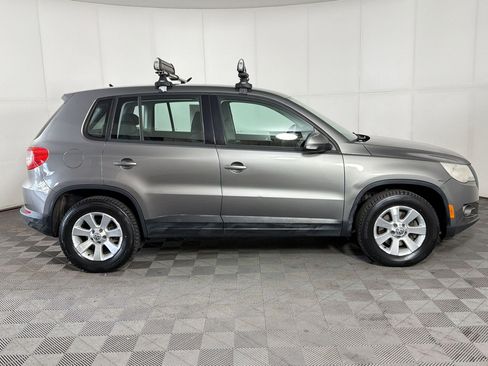 Used 2010 Volkswagen Tiguan S AWD/4WD image 8