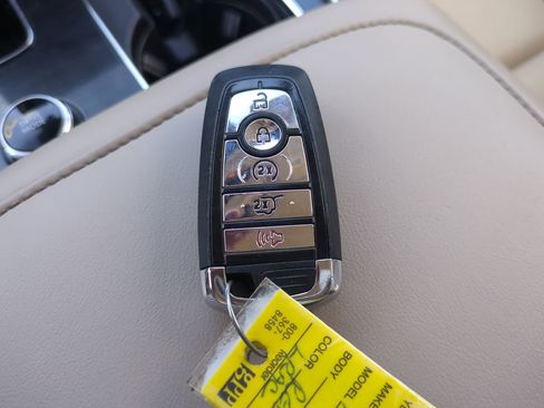 Certified 2023 Lincoln Aviator Standard w/ Class IV Trailer Tow Package image 28