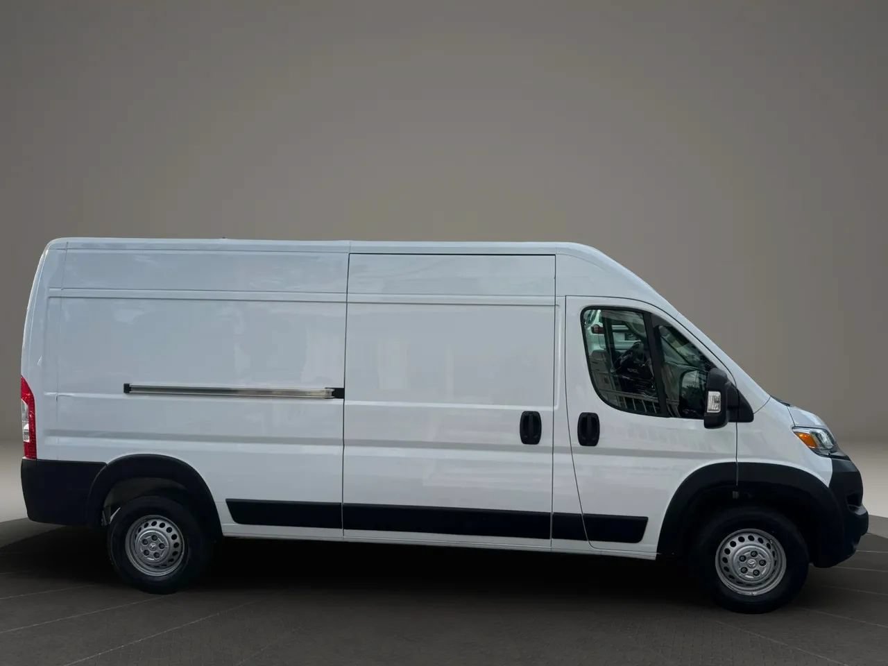 Used 2025 RAM ProMaster 2500 w/ Convenience Group FWD image 6
