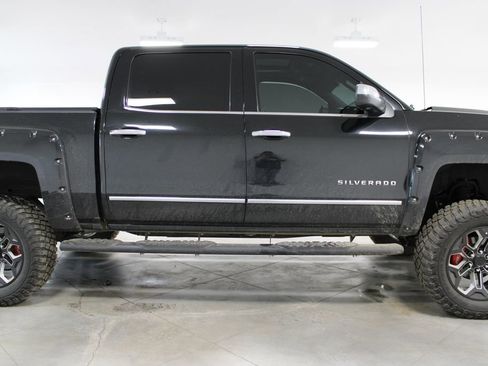 Used 2018 Chevrolet Silverado 1500 LTZ Z71 w/ LTZ Plus Package image 11