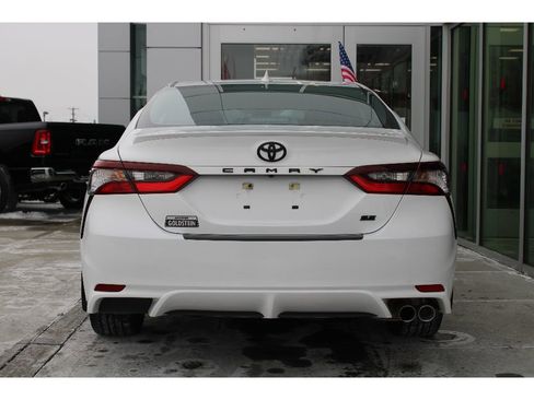 Used 2023 Toyota Camry SE image 6