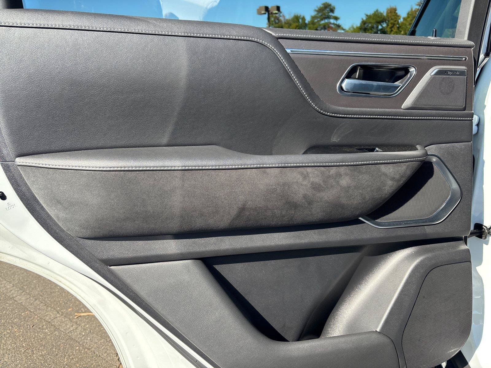 Used 2025 INFINITI QX80 Luxe AWD/4WD image 32
