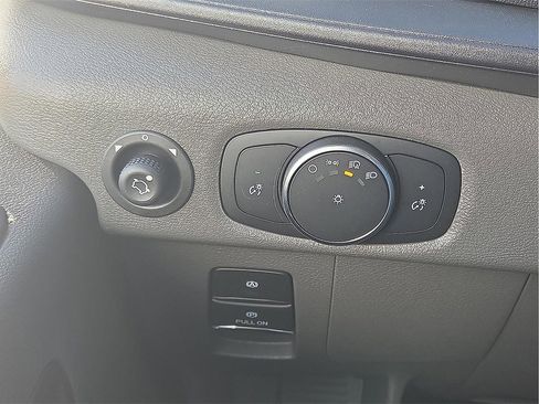 New 2026 Ford Transit 250 148 Medium Roof w/ Load Area Protection Package image 17